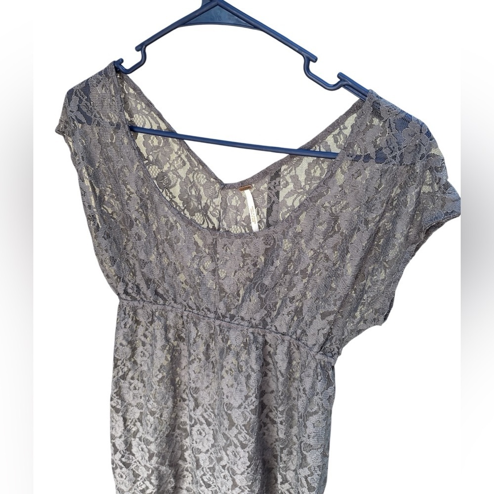 Free People CLOSET CLEANOUT Lace Top-Gray-Size S - Picture 3 of 4